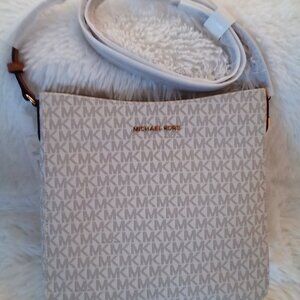 Nwt Authentic Michael Kors Signature Jet Set Travel Large cross body bag